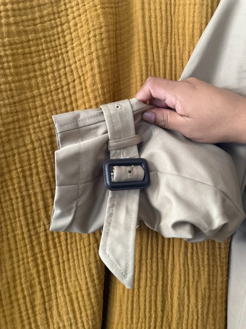 Classic Cropped Trench Coat - Beige - Picture 9 of 9